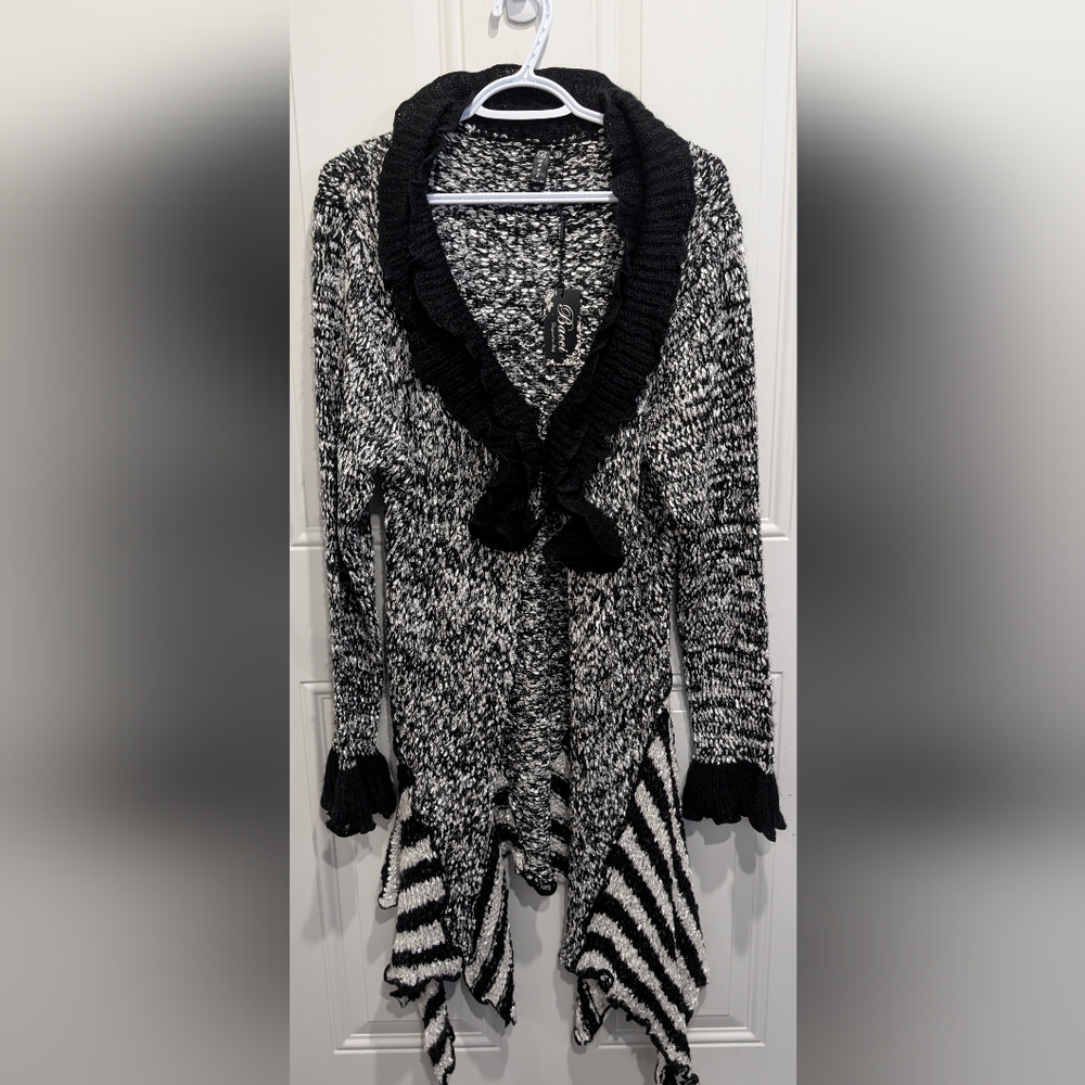 Chic Black and White Women's Cardigan